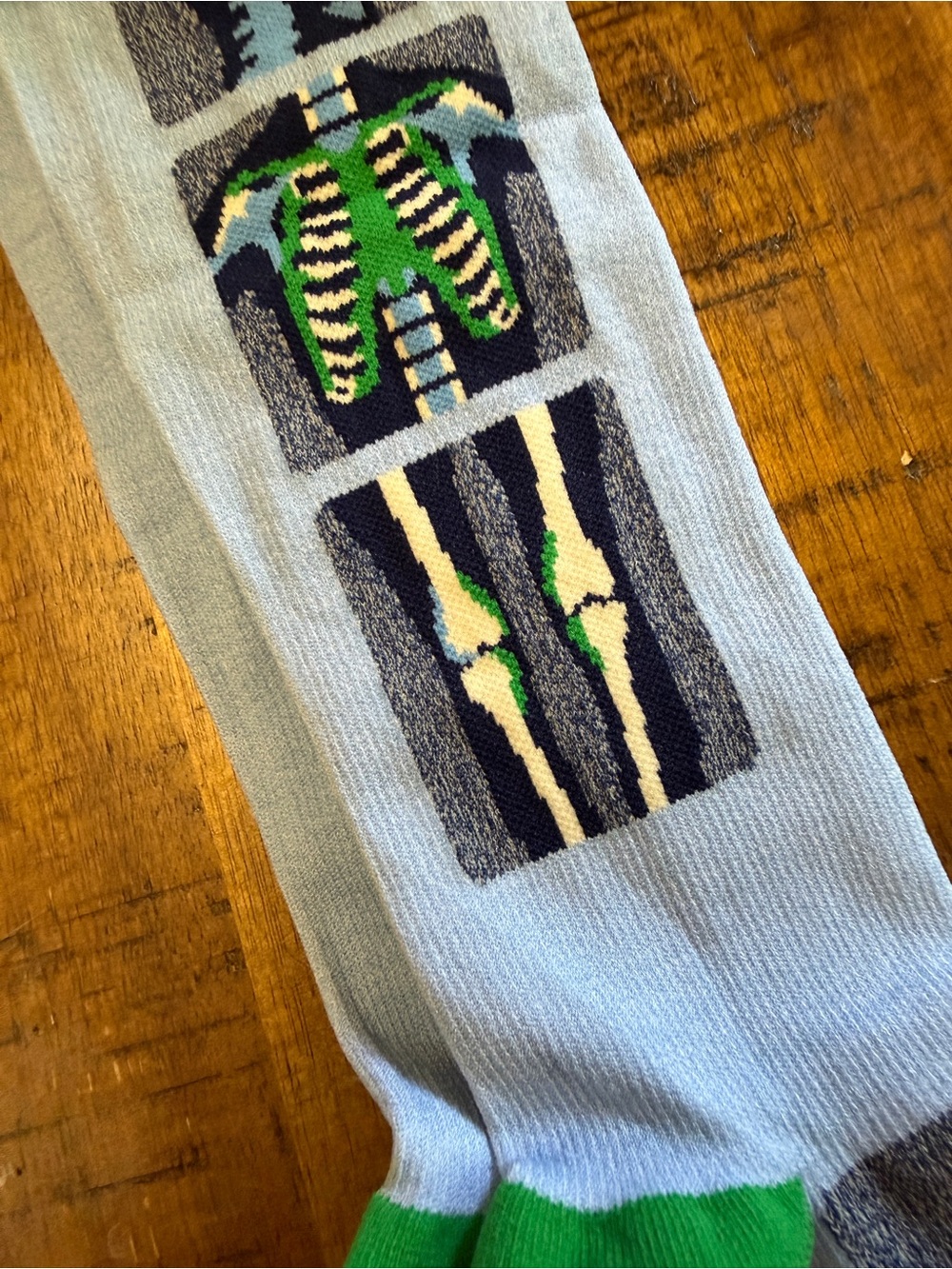 🆕FIGS Healthcare “We’ve Got Your Back” compression socks - women’s, size medium - Picture 9 of 9